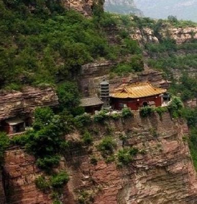  ¡Sumérgete en la Historia y el Arte del Templo Jingxing en Hengshui!